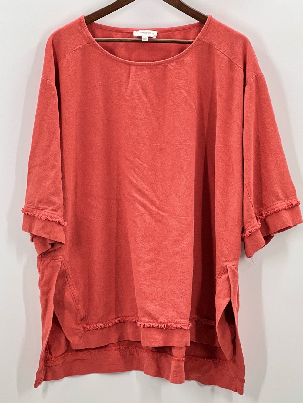 210 Umgee 1XL Coral Relaxed Cotton-Linen Blend Tunic Top